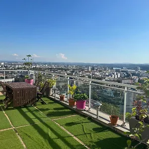 https://chambre-dans-les-hauteurs-de-proche-fourviere.hotels-rhonealpes.com